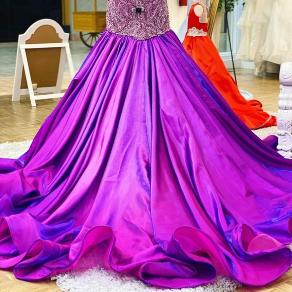 Pageant gown - Picture 7 of 9